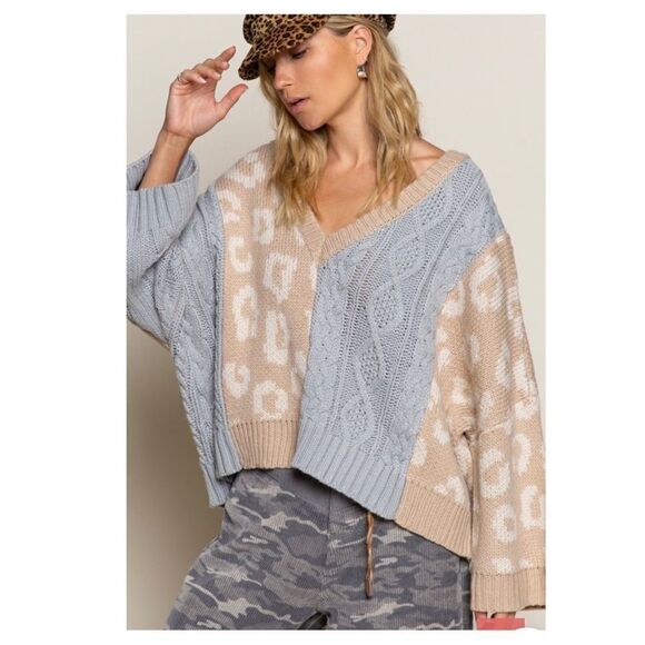 V-NECK Sweater in Camel and Dove Gray - Picture 6 of 12